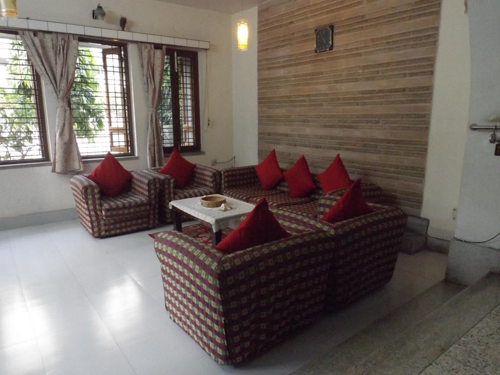 Aakash Ganga Holidays Hotel โกลกาตา ภายนอก รูปภาพ
